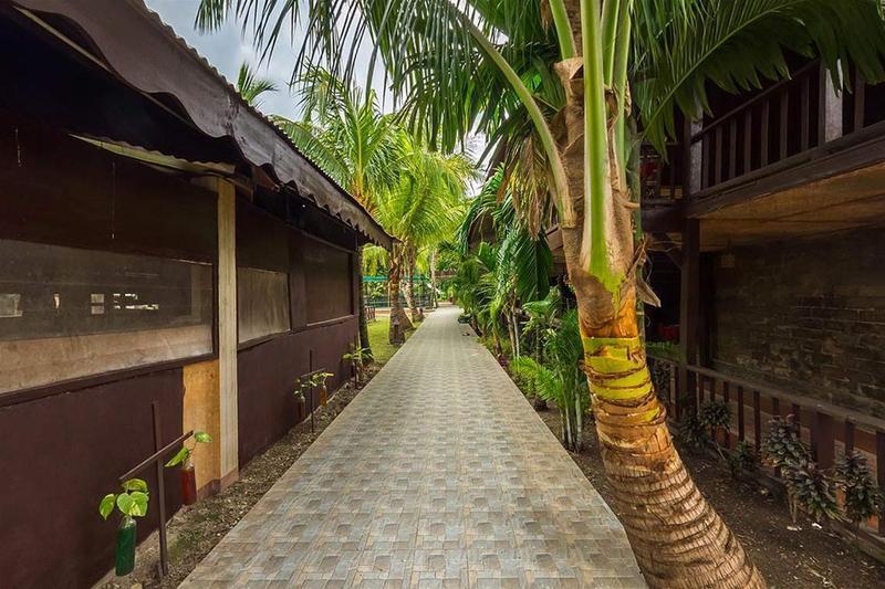 Symphony Palms Beach Resort And Spa Govind Nagar Exteriör bild