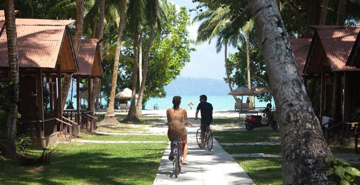 Symphony Palms Beach Resort And Spa Govind Nagar Exteriör bild