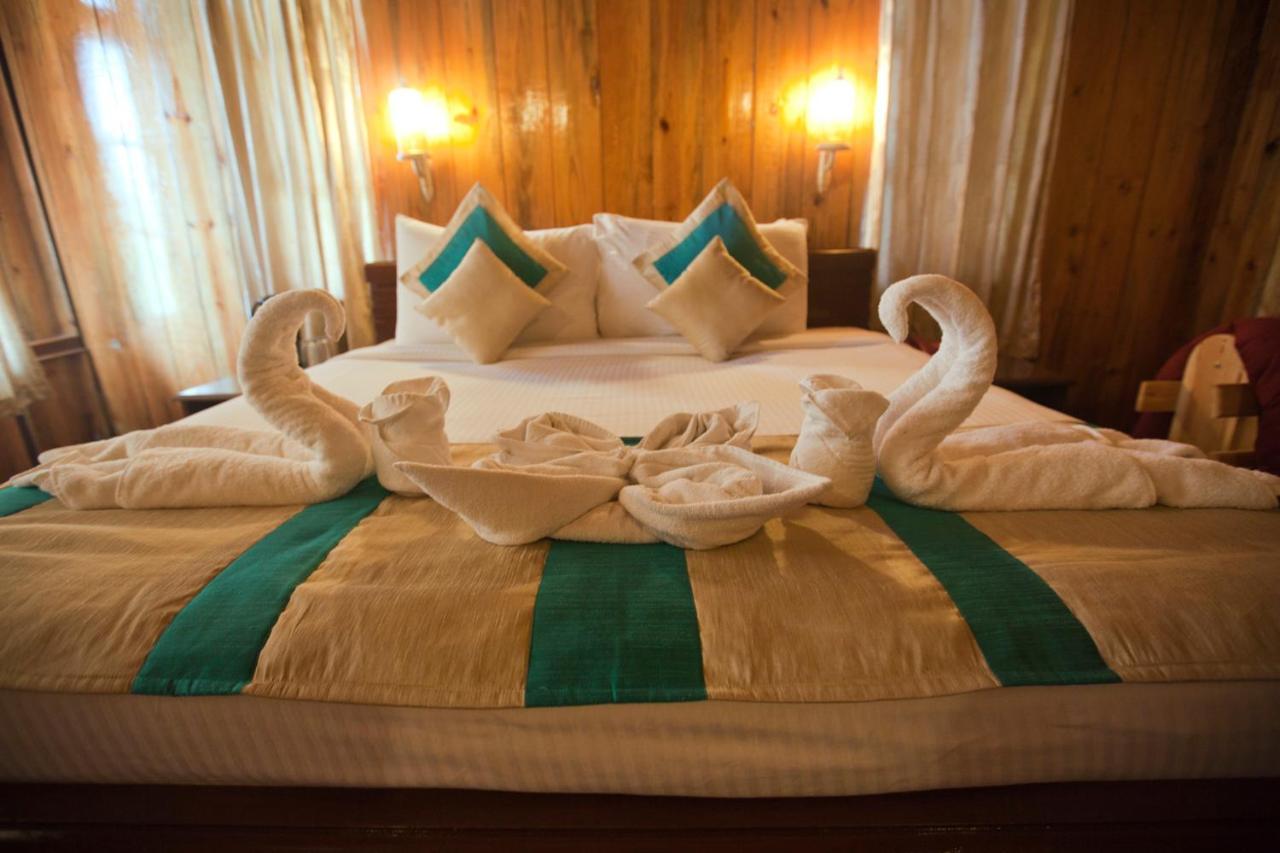 Symphony Palms Beach Resort And Spa Govind Nagar Exteriör bild